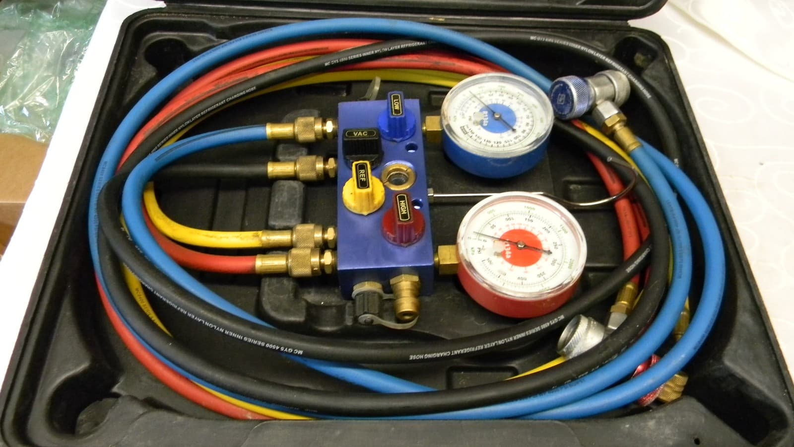 MASTERCOOL FOUR WAY CHARGING AND TESTING MANIFOLD GAUGE SET 2
