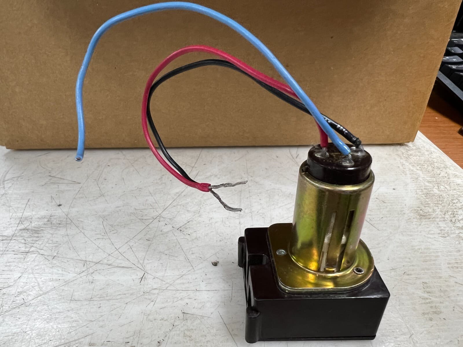 😎 GE RR7 LOW VOLTAGE LIGHTING CONTROL MECHANICAL LATCHING SWITCH 21-30 VAC COIL 4