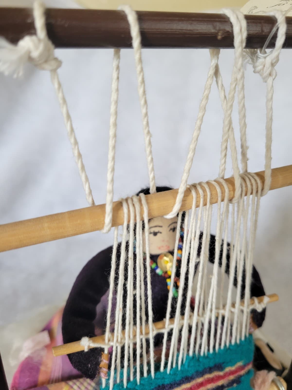 Vntg Small Loom w/Navajo WOMEN With baby Weaving A Rug w/tag 5 1/2"×" 5