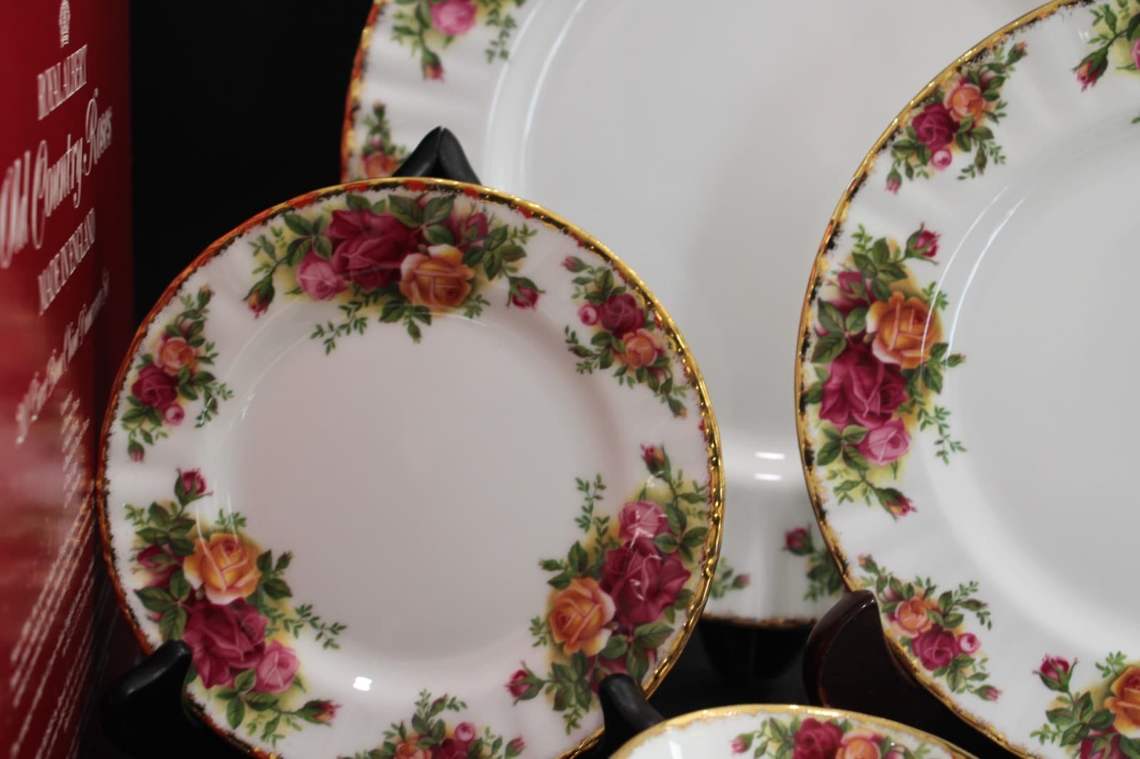 Royal Albert Old Country Rose 4 - 5 Piece Setting (20 Pieces) 6