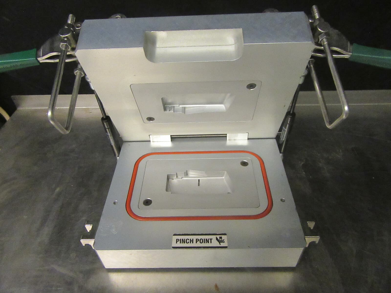O68 TM ELECTRONICS ALUMINUM INJECTION MOLD BLOCK FOR INTERCHANGEABLE  MOLDS  4