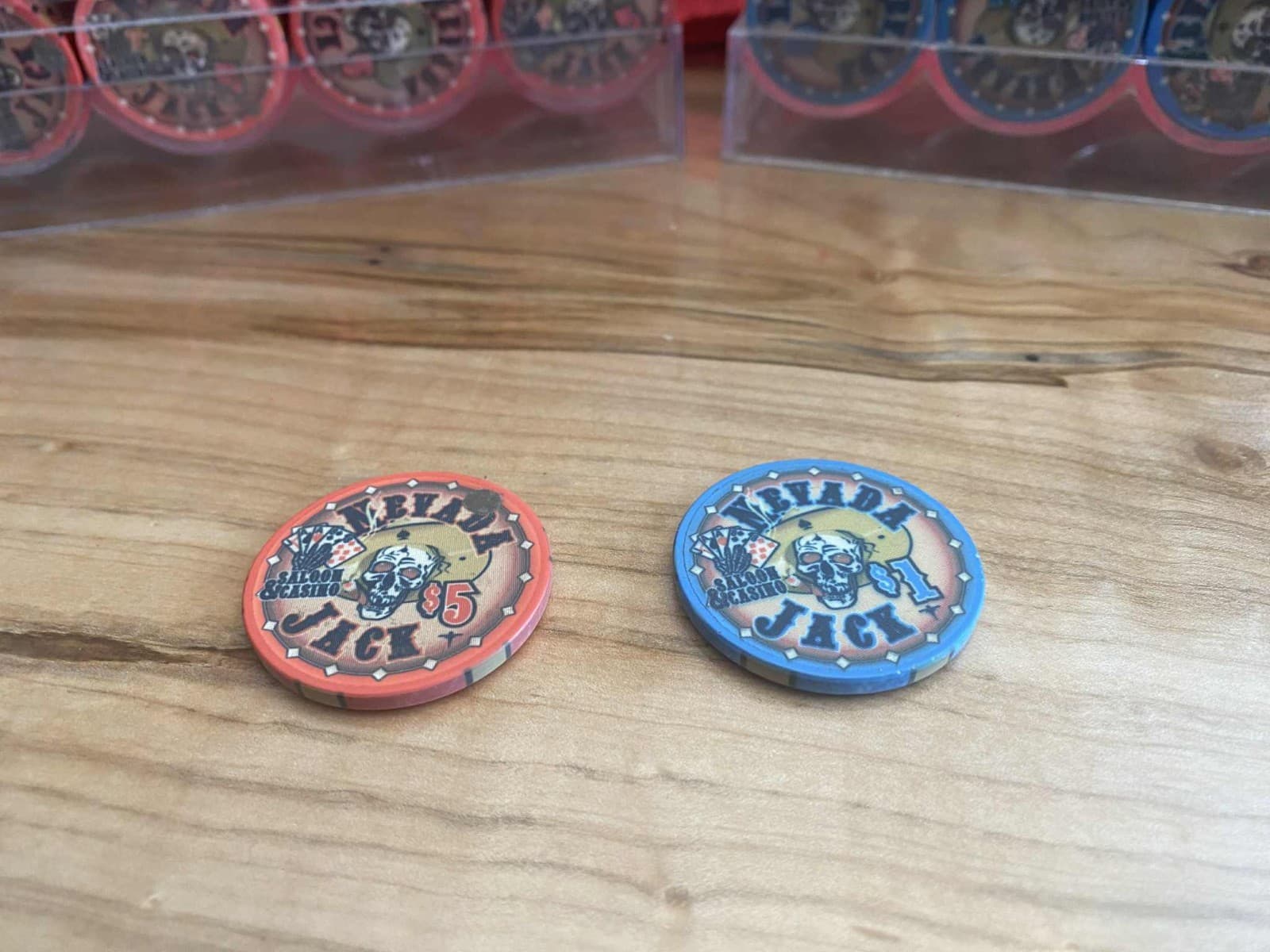 Nevada Jack Skulls Poke Chips - 400 CHIPS TOTAL   (Photo has more than 400) 2