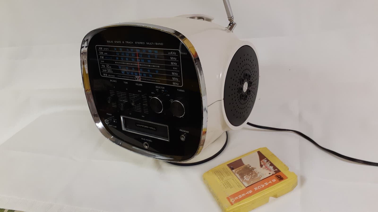 Wynford hall TCM-5500 HELMET SHAPE RADIO 8TRACKS PLAYER