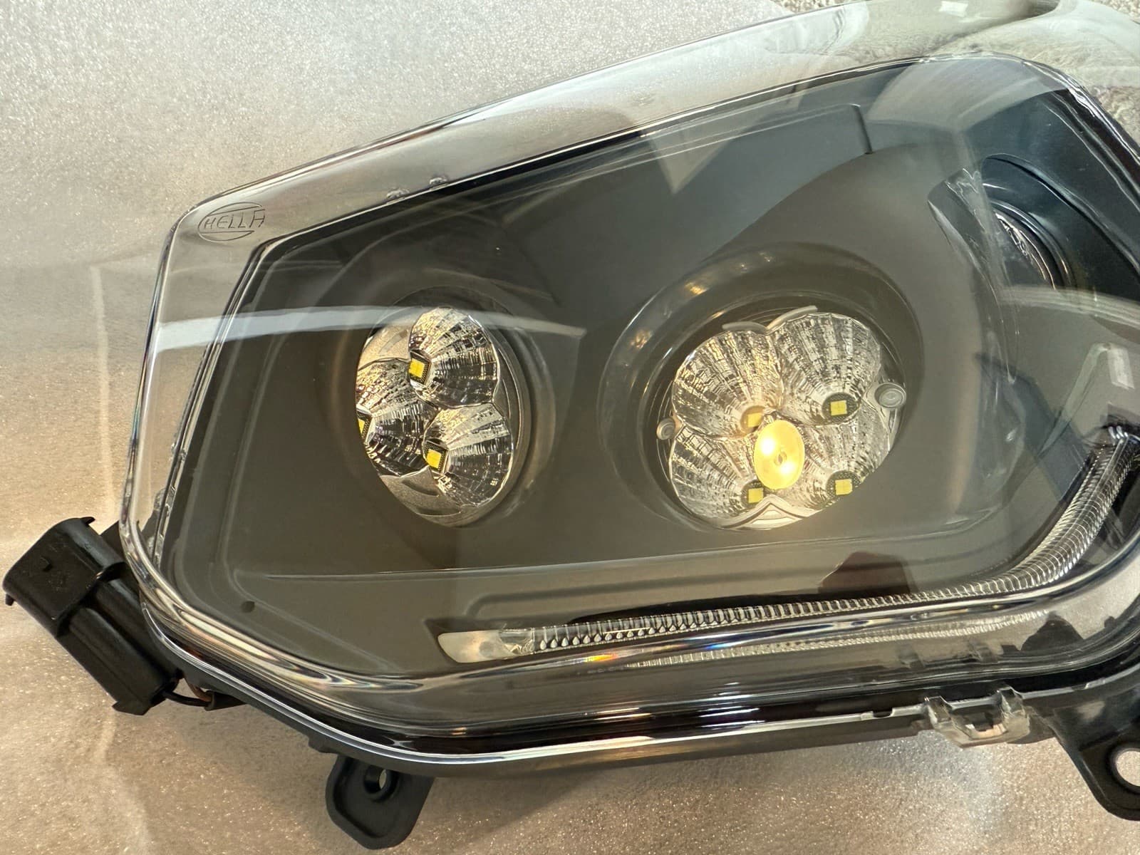 Case IH OEM CNH 47576039 - LH HEADLAMP Rowtrac T4B NEW 2