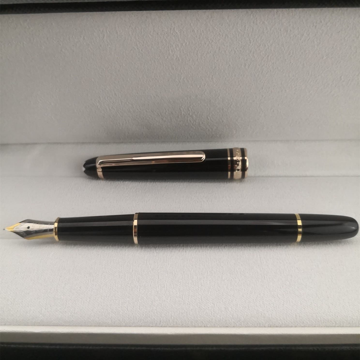 Perfect Resin Series Bright Black-Gold Clip M nib Fountain Pen 2