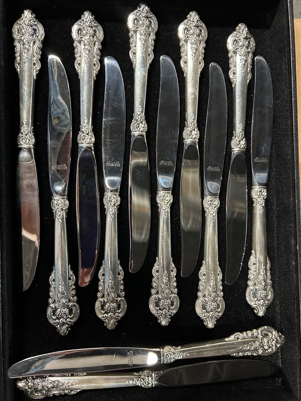 18 Wallace Grande Baroque 9" Dinner Knife Sterling Silver Handle No Monogram