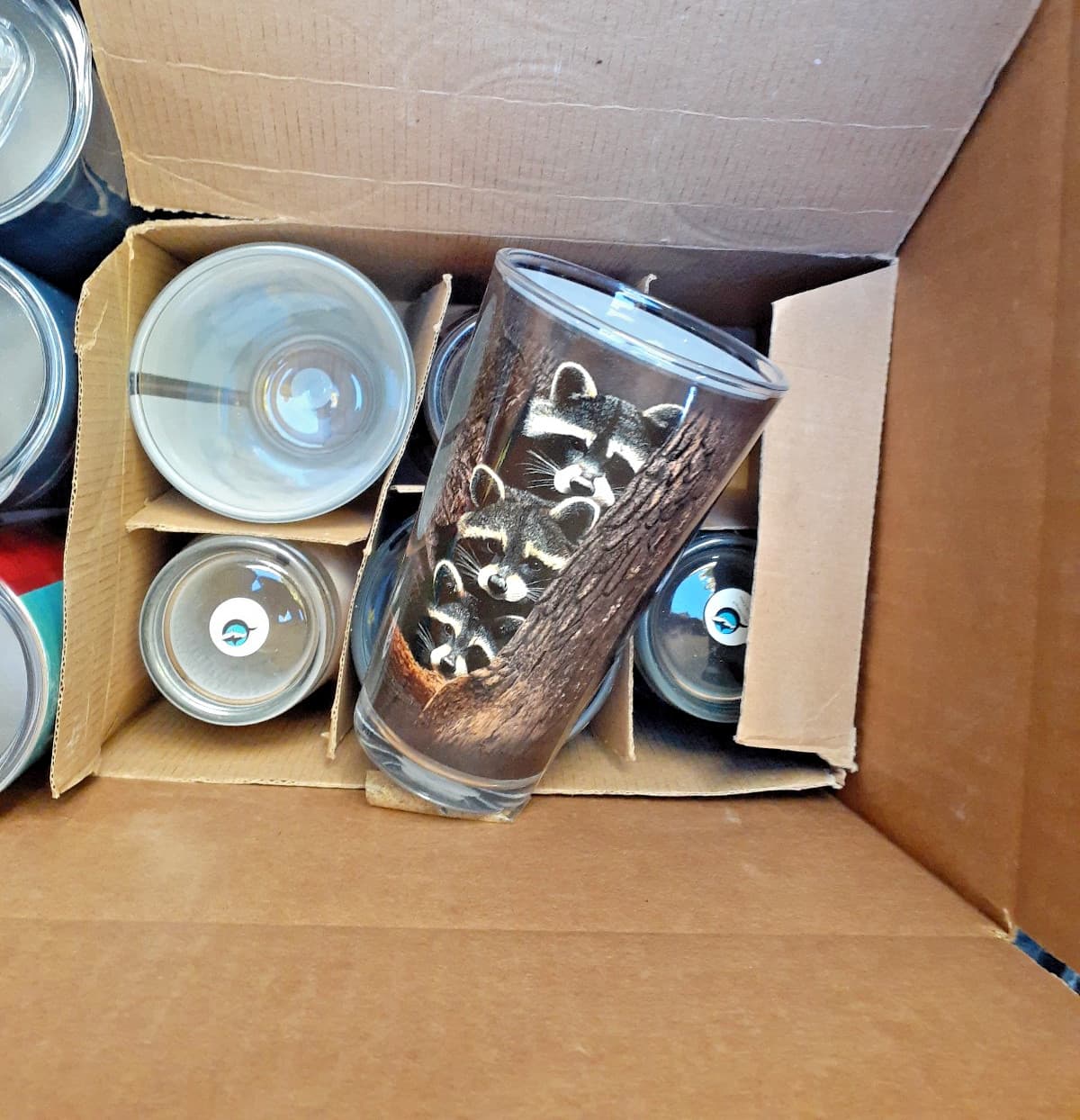 Overstock lot Drinkware and bonus items 4