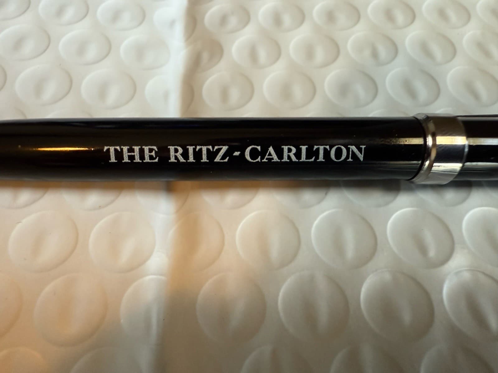 The Ritz Carlton Metal Ball Point Twist Pens Sleek Black Silver - 5 Pack NEW 3