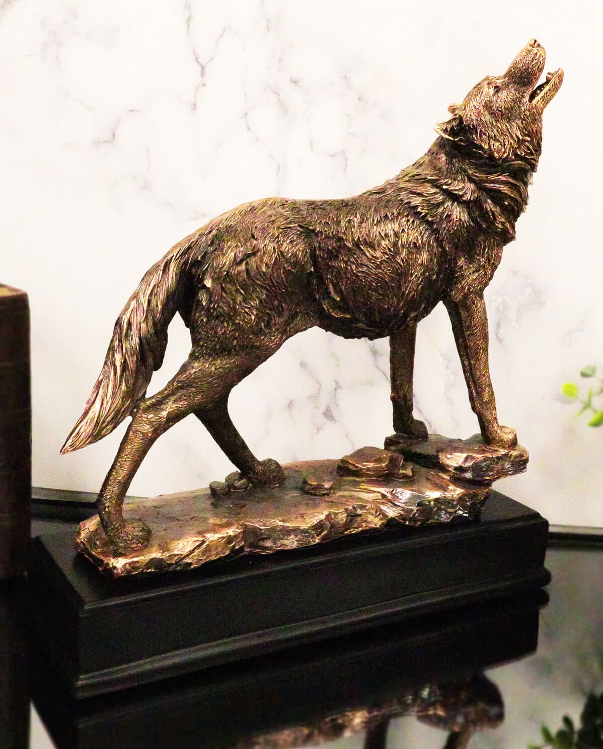 Rustic Forest Woodlands Howling Spirit Alpha Wolf Figurine With Trophy Base