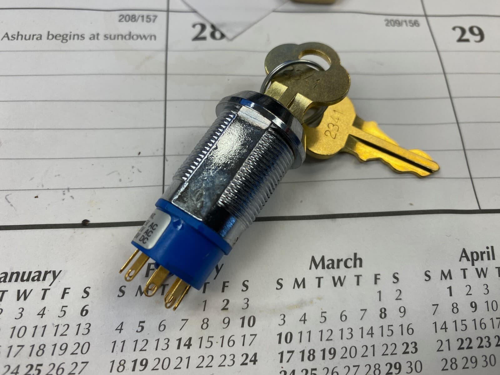 Lot of 25 Electronic Key Switch Lock  JD S SERIES KEYED ALIKE 2341 KEYS NEW 2