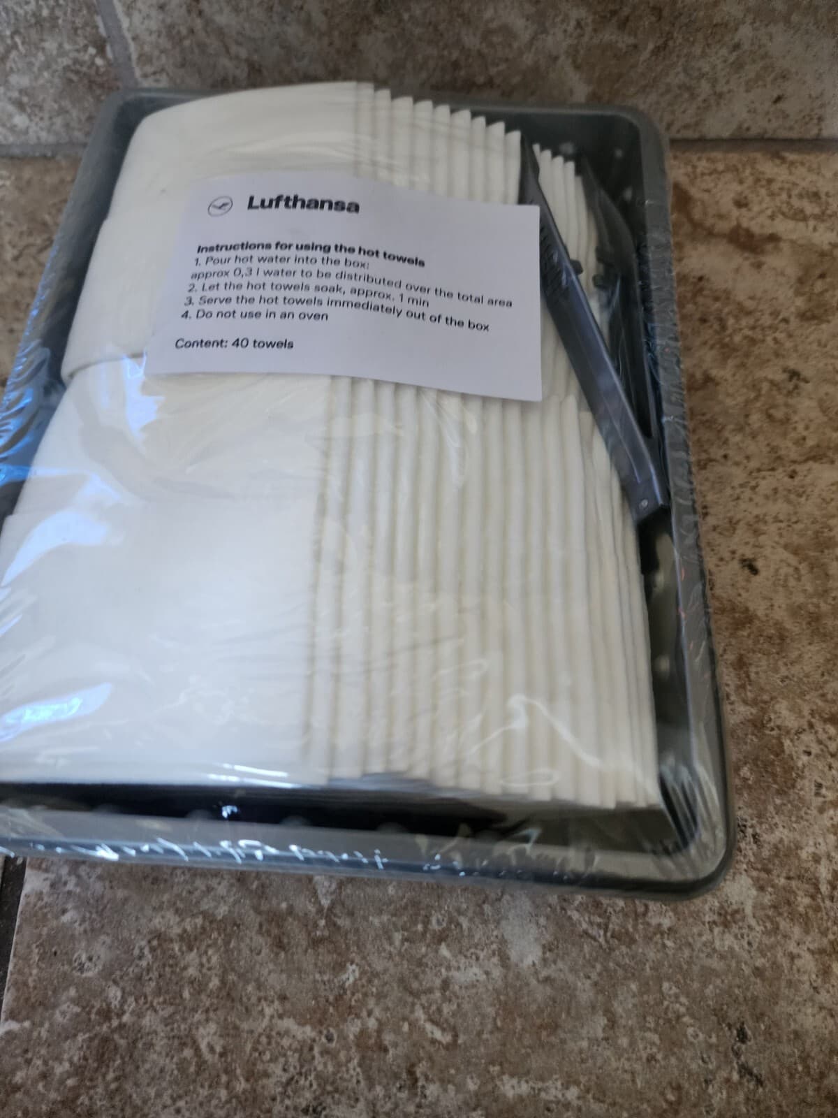 Package Of 40 LUFTHANSA AIRLINE hot Towelettes  Sealed GERMAN AIRLINES  2