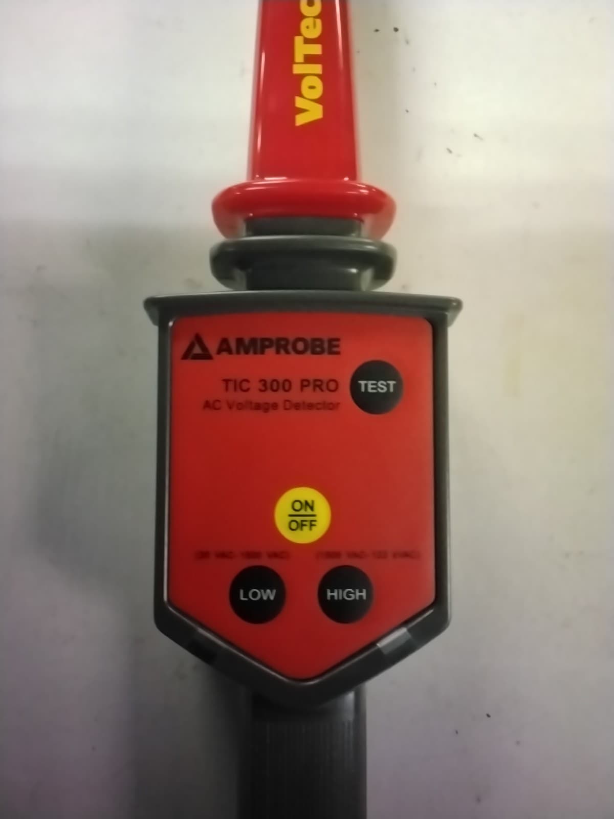 Amprobe TIC 300 Pro AC Voltage Detector 3