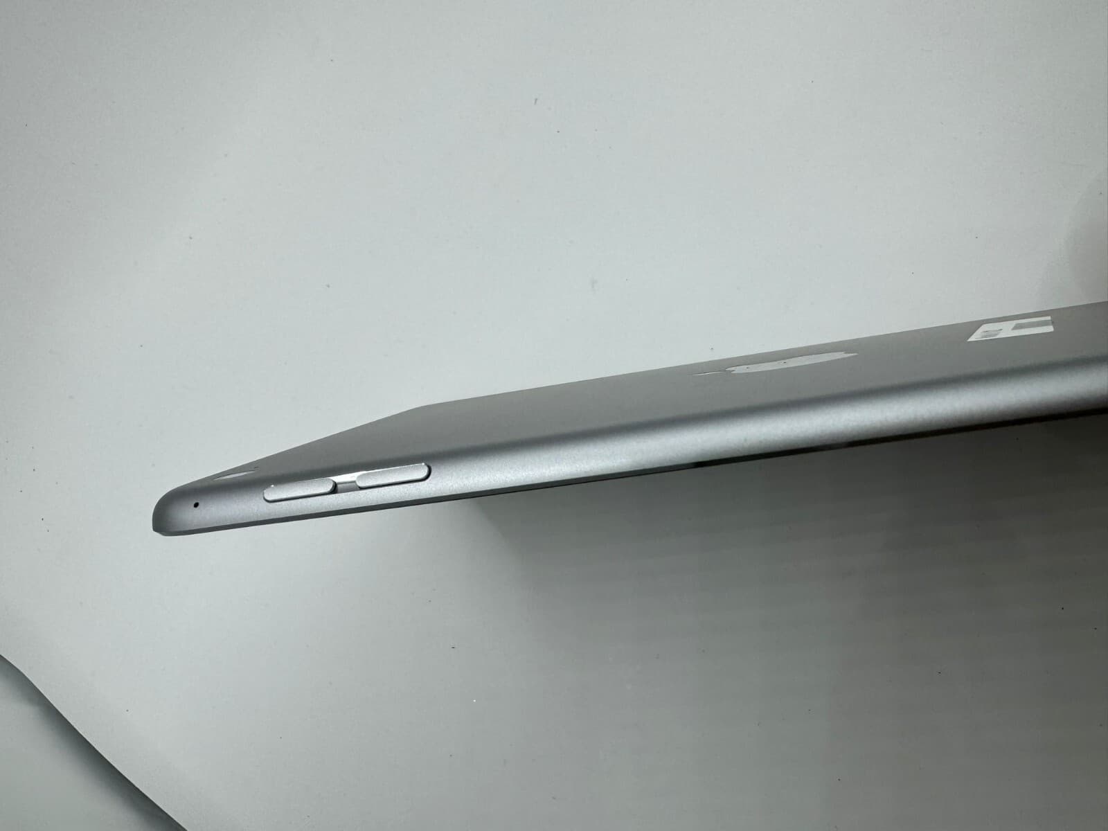 Apple iPad Mini 4 128GB Space Gray  C grade  inflated battery SEE PHOTOS 4