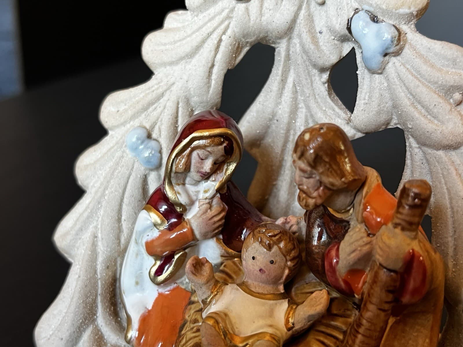 Tii Collections Ceramic Holy Family  Nativity Scene Figurine Textured And Glazed 6