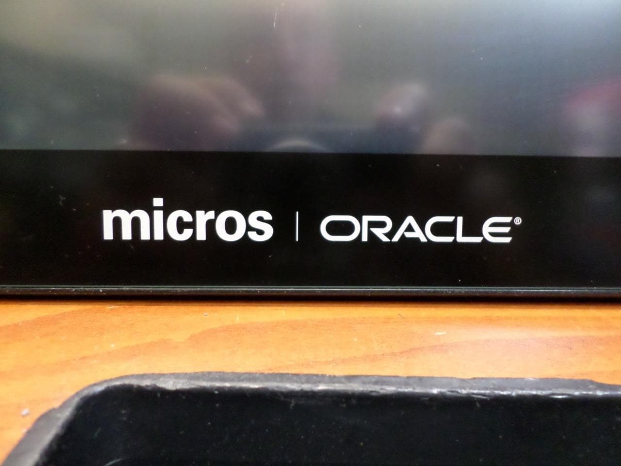 Oracle Micros Workstation 6 Terminal 7321804 with Stand and Power Adapter 3