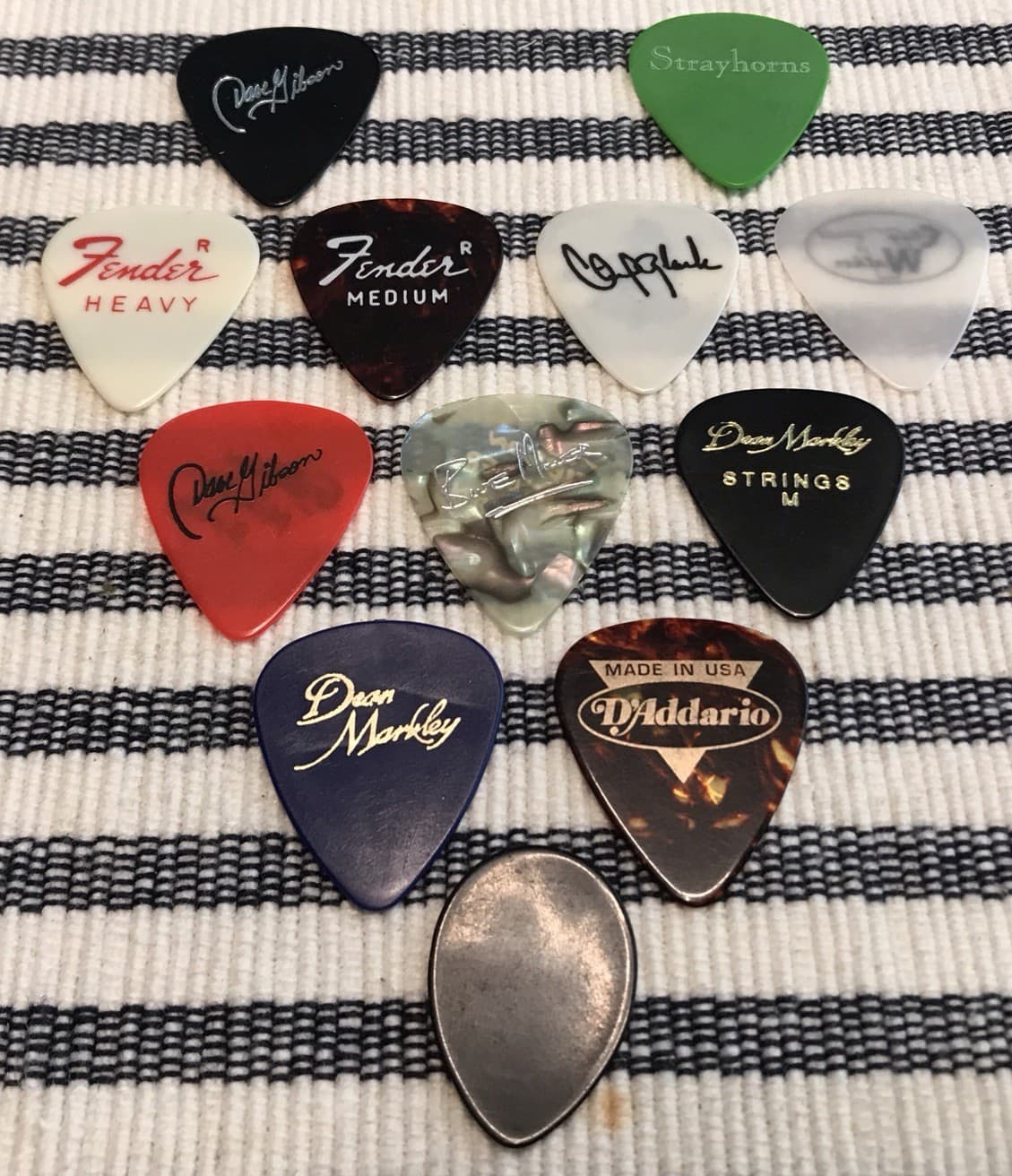 Lot Of 12 Country GUITAR PICKS Vince Gill Tim McGraw  Clint Black Travis Clay 2