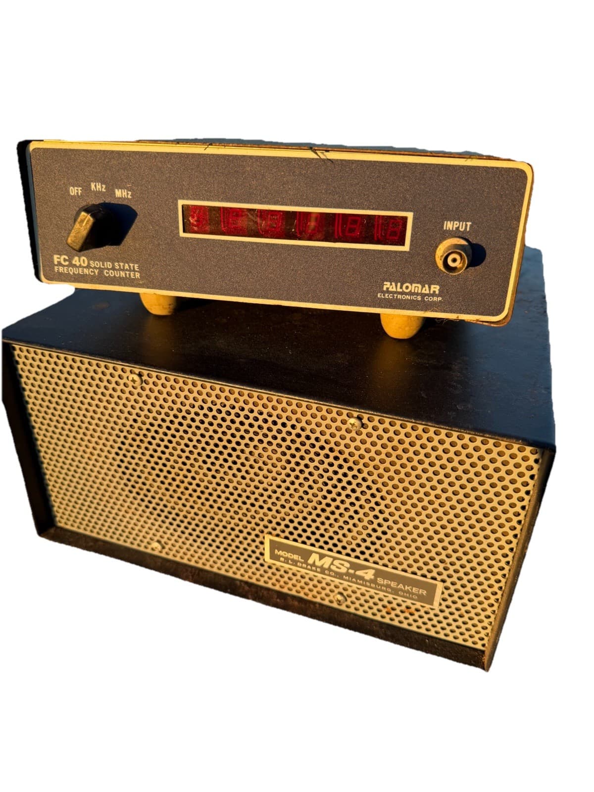 Vintage Radio, Radio Speaker, Frequency Counter, Microphone And More *untested* 4