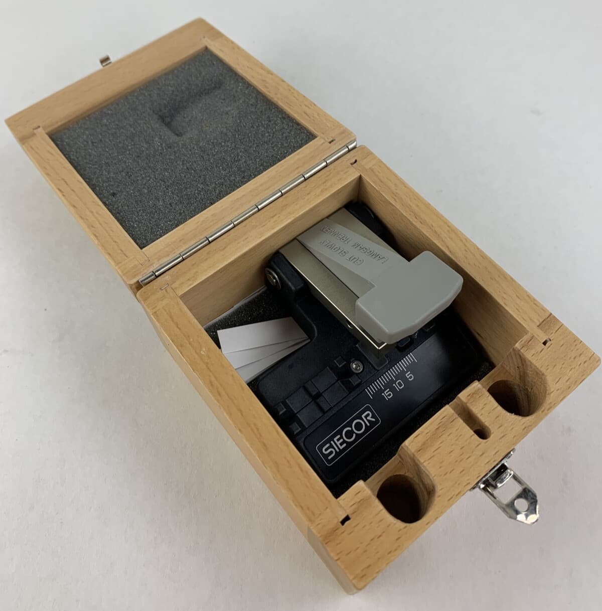 Siecor FBC-006 Corning Cable Systems High-Precision Fiber Cutter Cleaver