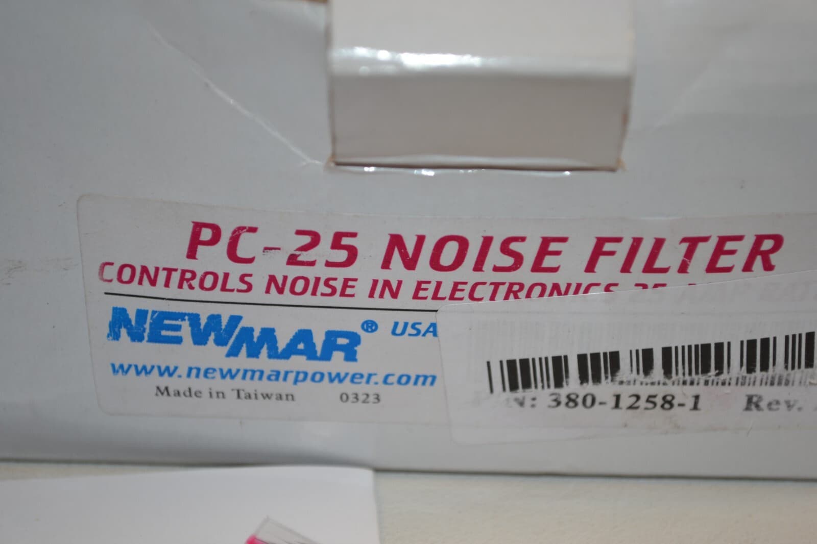 Newmar PC-25 Noise Filter, 25 Amp 3