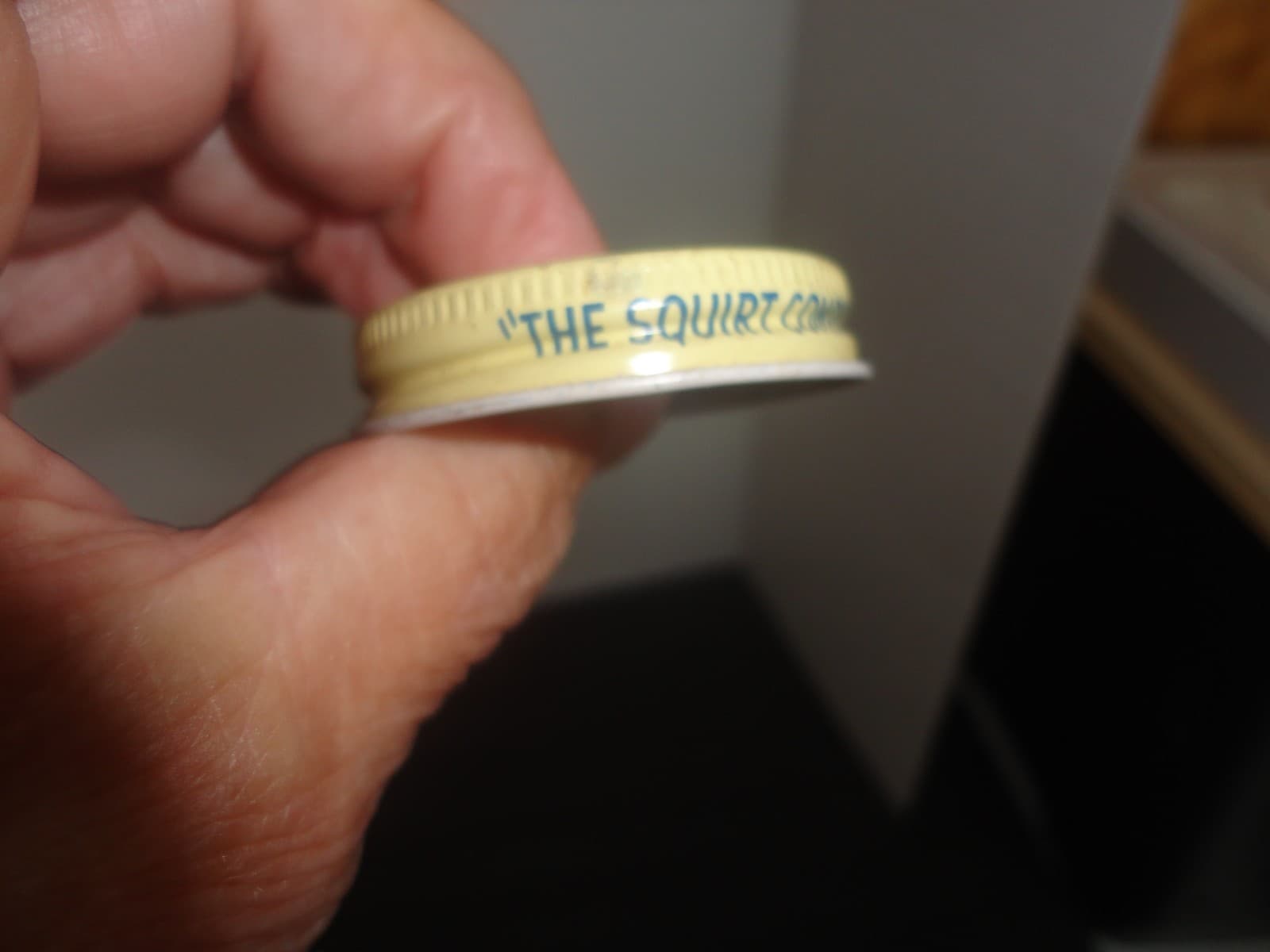 SQUIRT SODA FOUNTAIN SYRUP JUG SCREW ON CAP LID LARGE SPOUT 3