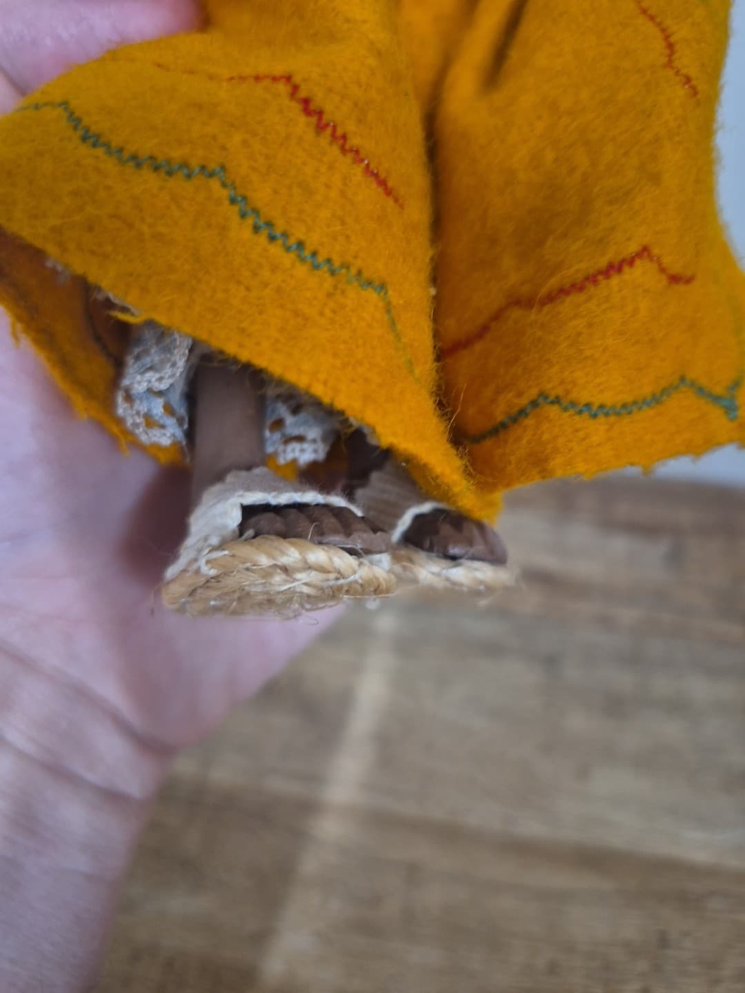 Vintage ECUADOR OLGA FISCH Costume Doll Woman  10". 6