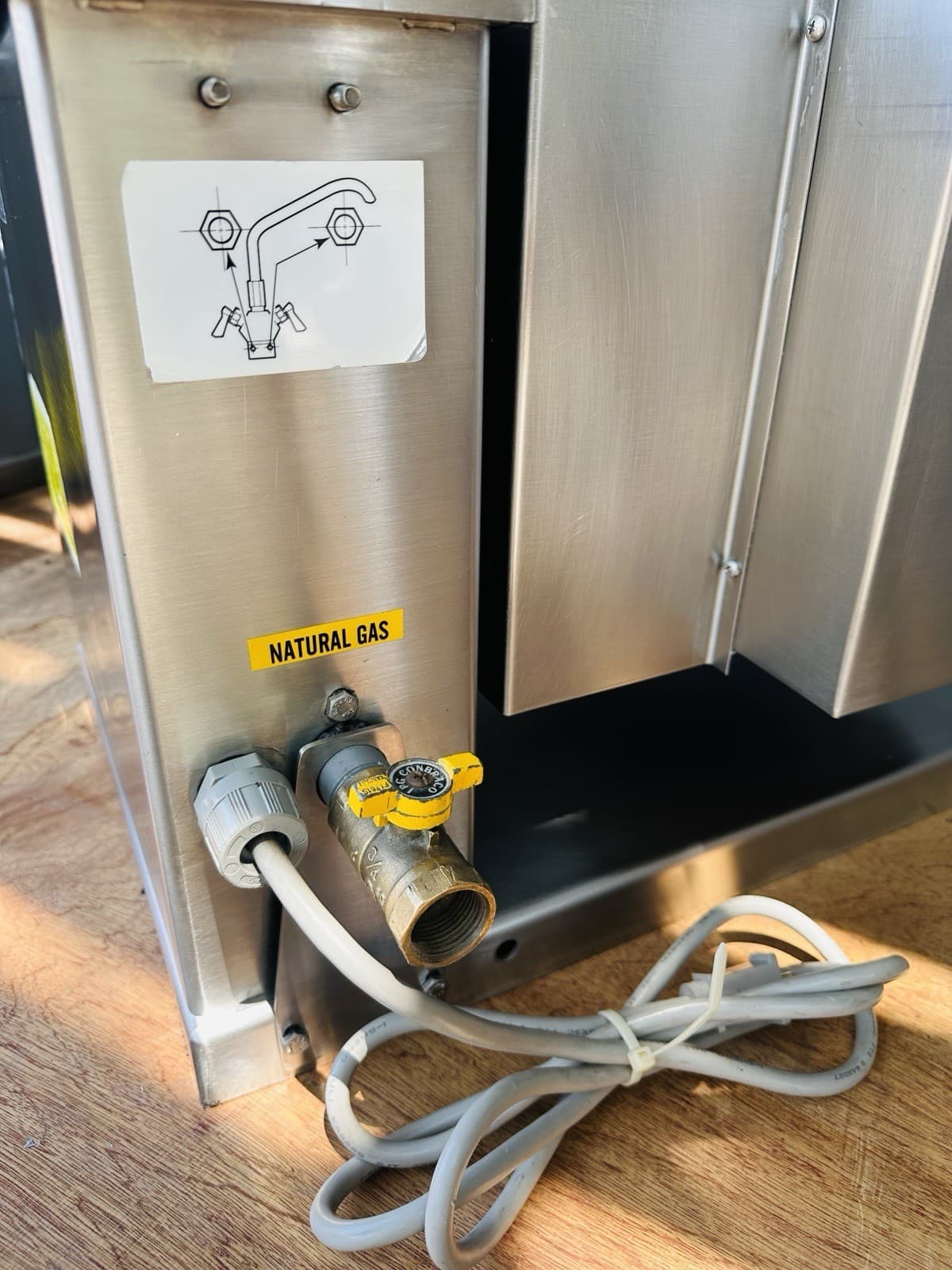 Cleveland KGT-6-T Natural Gas 6 Gallon Tilting 2/3 Steam Jacketed Kettle 5