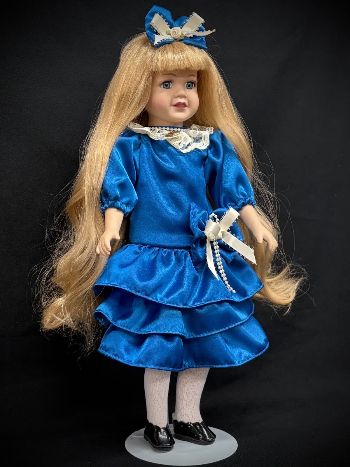 Haunted Doll 16" ~ BECKY, Age 19 ~ ACTIVE ~ Cosmetology Student, Bubbly, Social 3