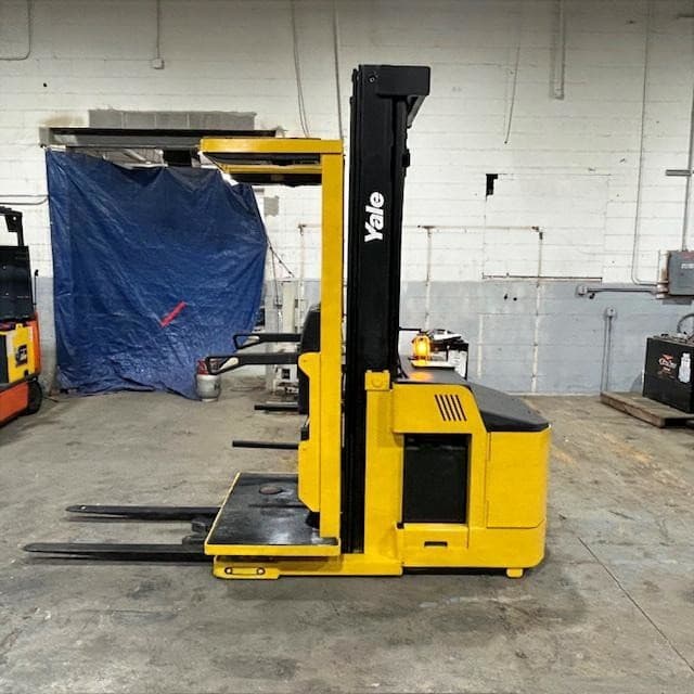 2019 Yale OS030EF Used Order Picker Forklift Three Stage Mast 3217 Hours 4