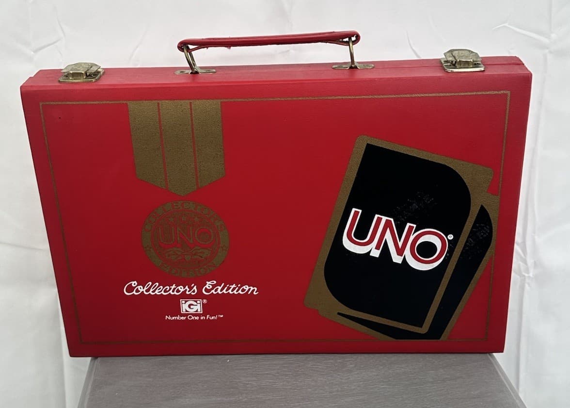 Tomy UNO 10th Anniversary Gold Card with Carrying Case Rare New Cards Sealed