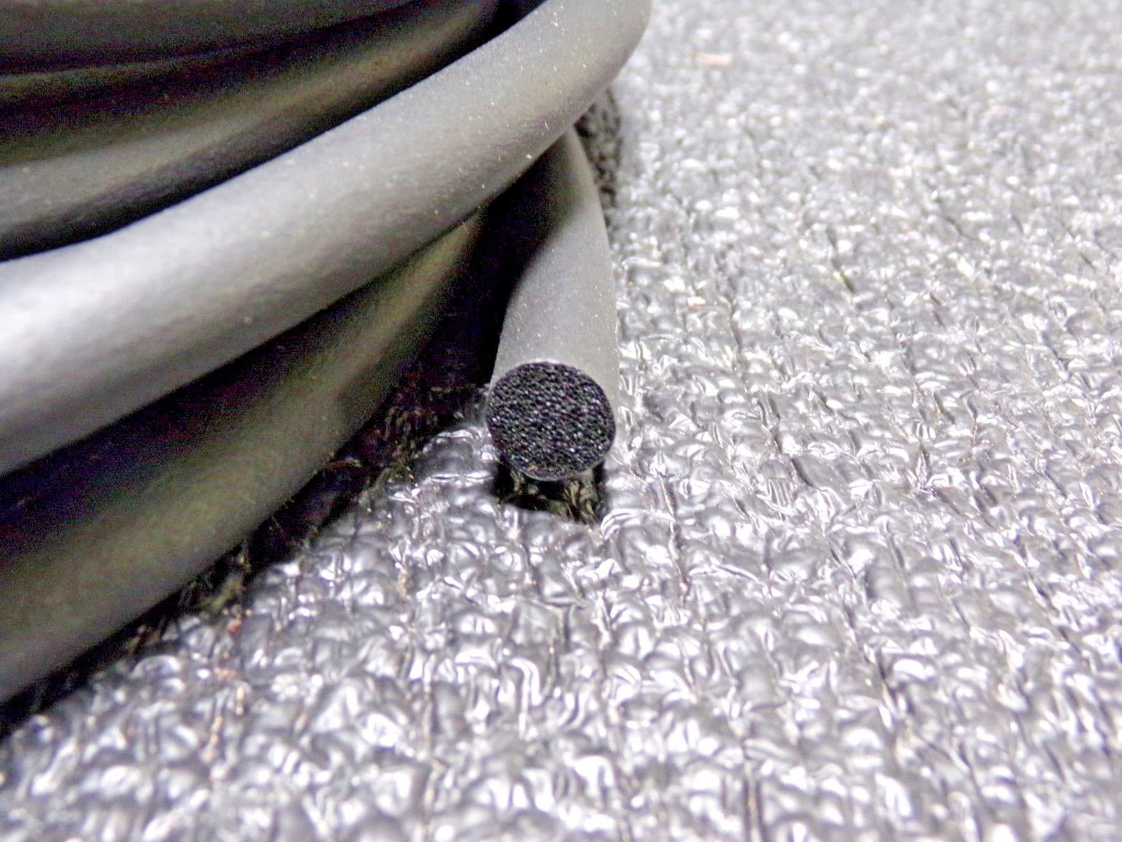 TRIM LOK INC Rubber Seal, Solid Round, 0.38 In W, 100 Ft X303-100 (RC) 4