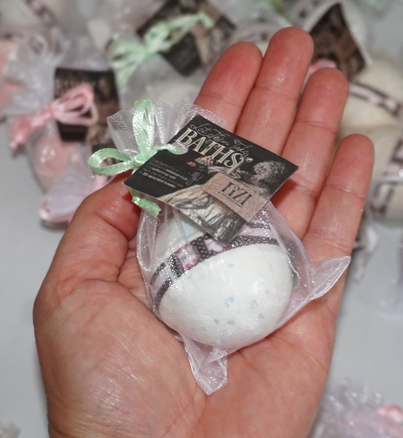 Perfectly Posh FiZi Bath Bombs 30 ct Sassy Lemon Rosemary Plum Fancy Snowed In 3