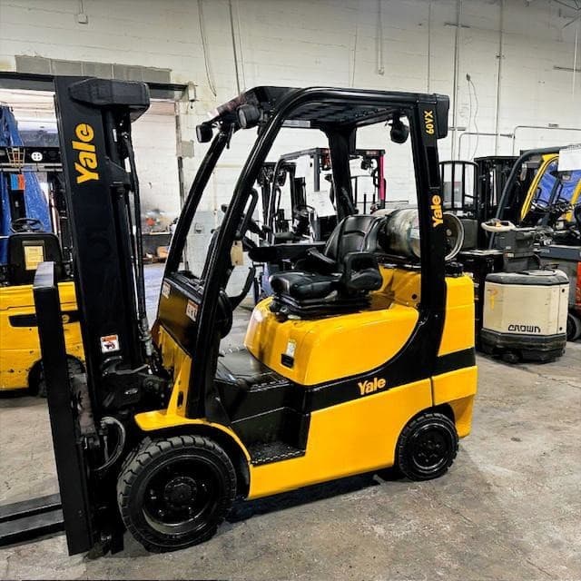 2020 Yale GLC060VX 6000lb Used Forklift Triple Mast Sideshift Fork Positioner 2
