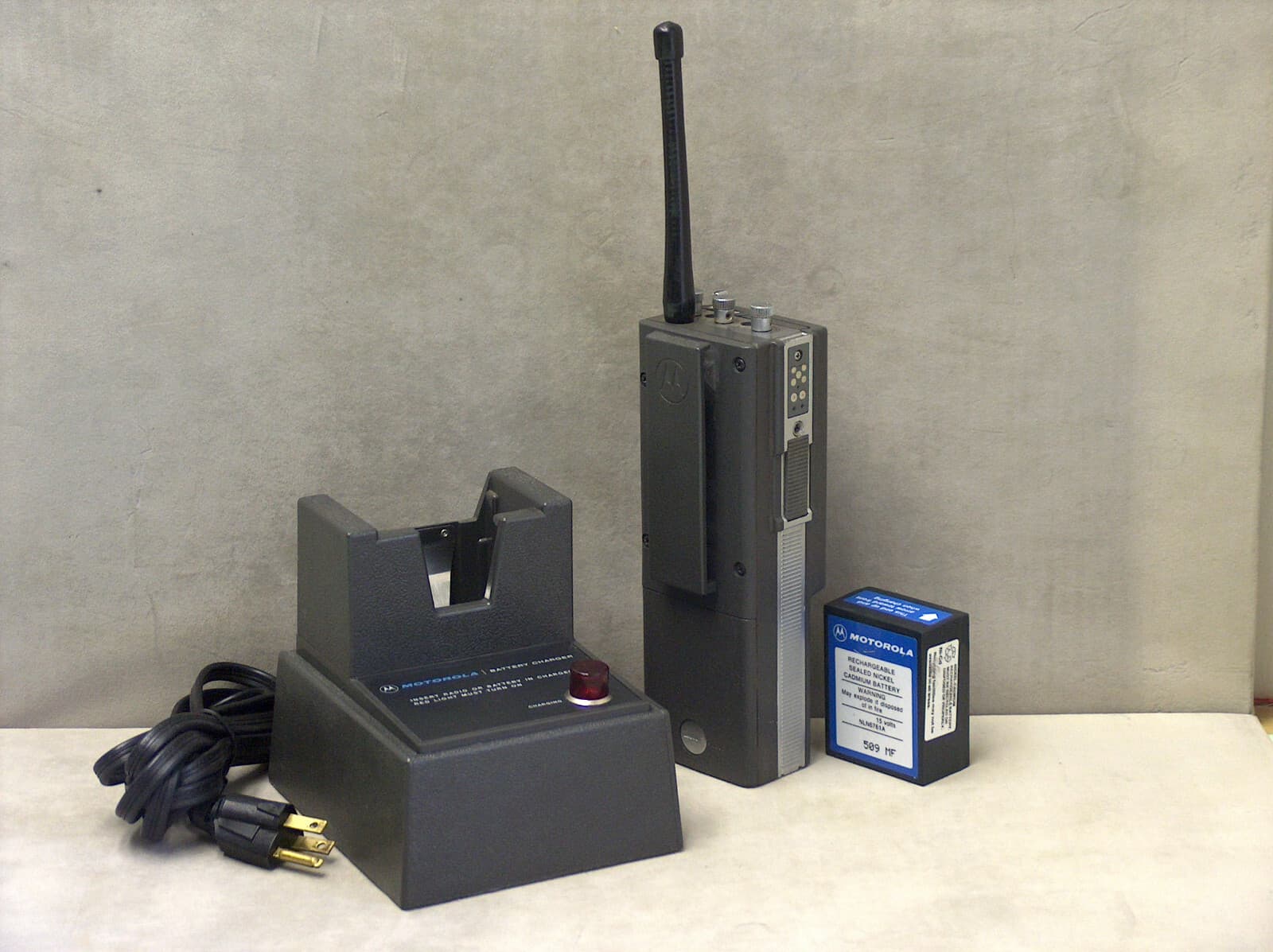 Motorola MT500 VHF Radio CSX - Chessie Transceiver w/Battery and Charger 4