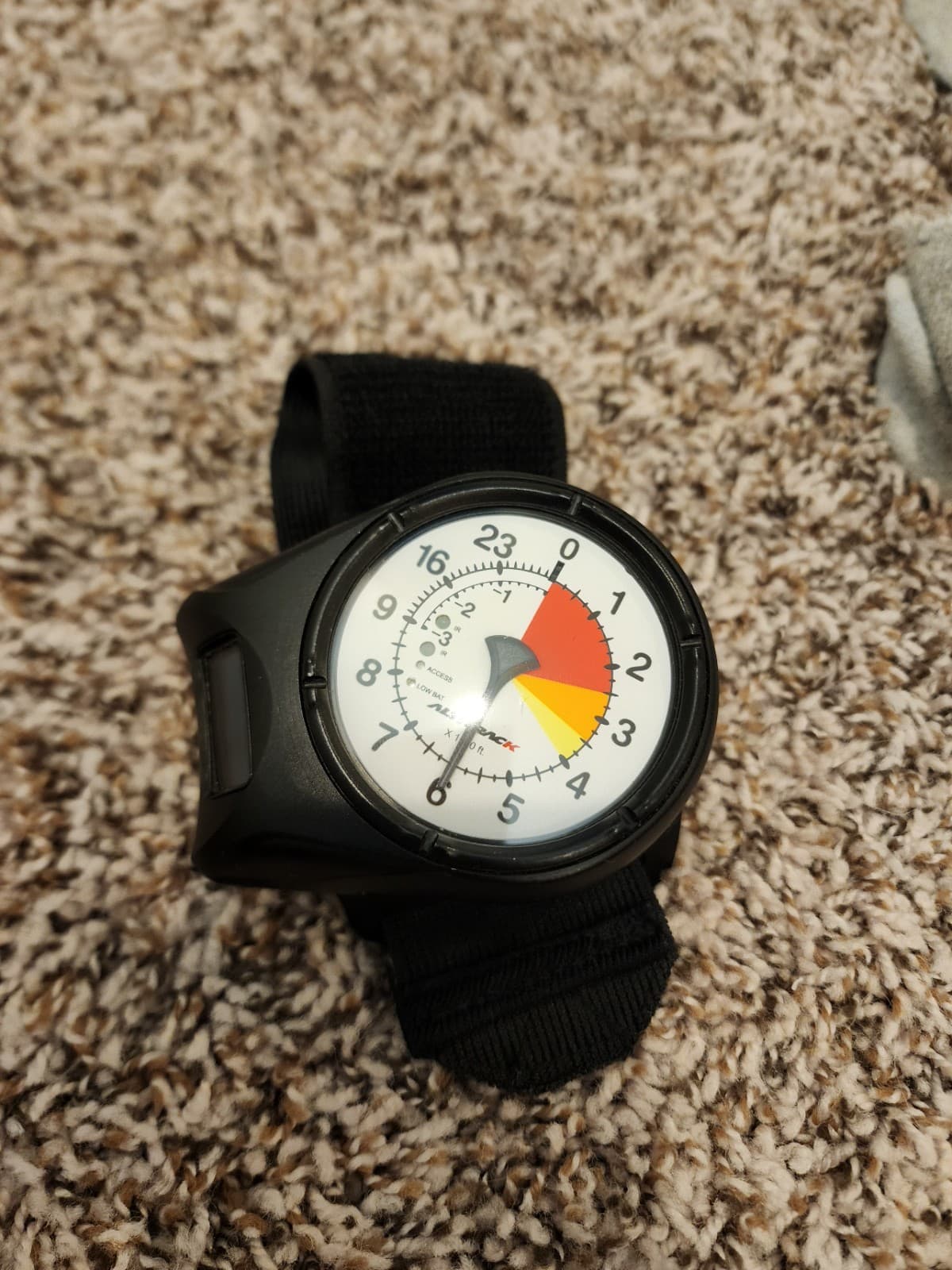 Electronic Skydiving Altimeter & Digital Logbook