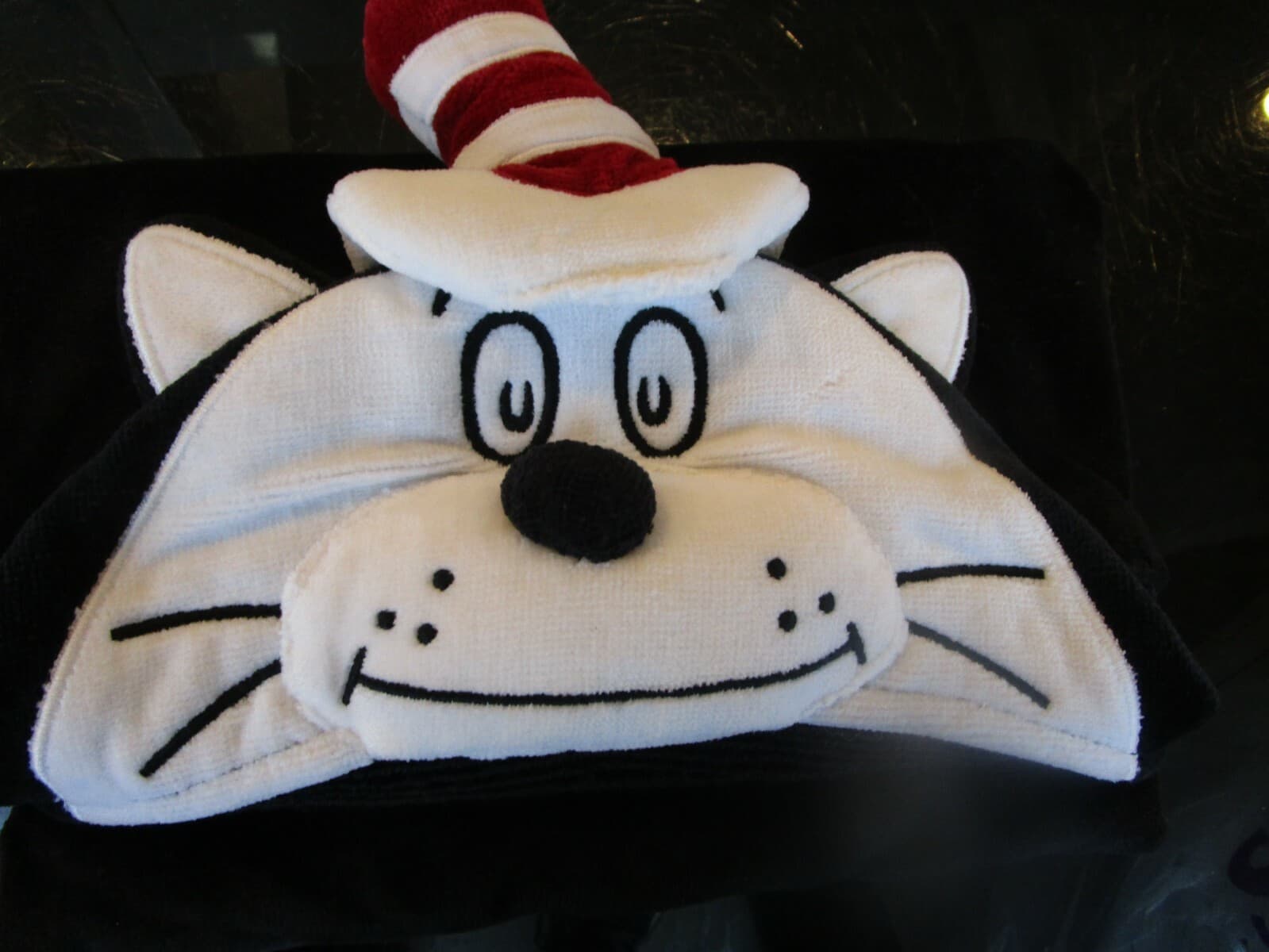 POTTERY Barn Kids nursery critter wrap bath Dr. Seuss’s  Cat in the Hat sample  2