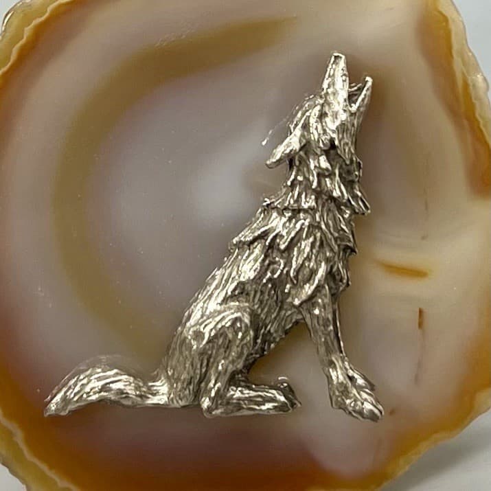 Pewter Howling Wolf Lone Wolf on Brazilian Agate Slice 3" 2