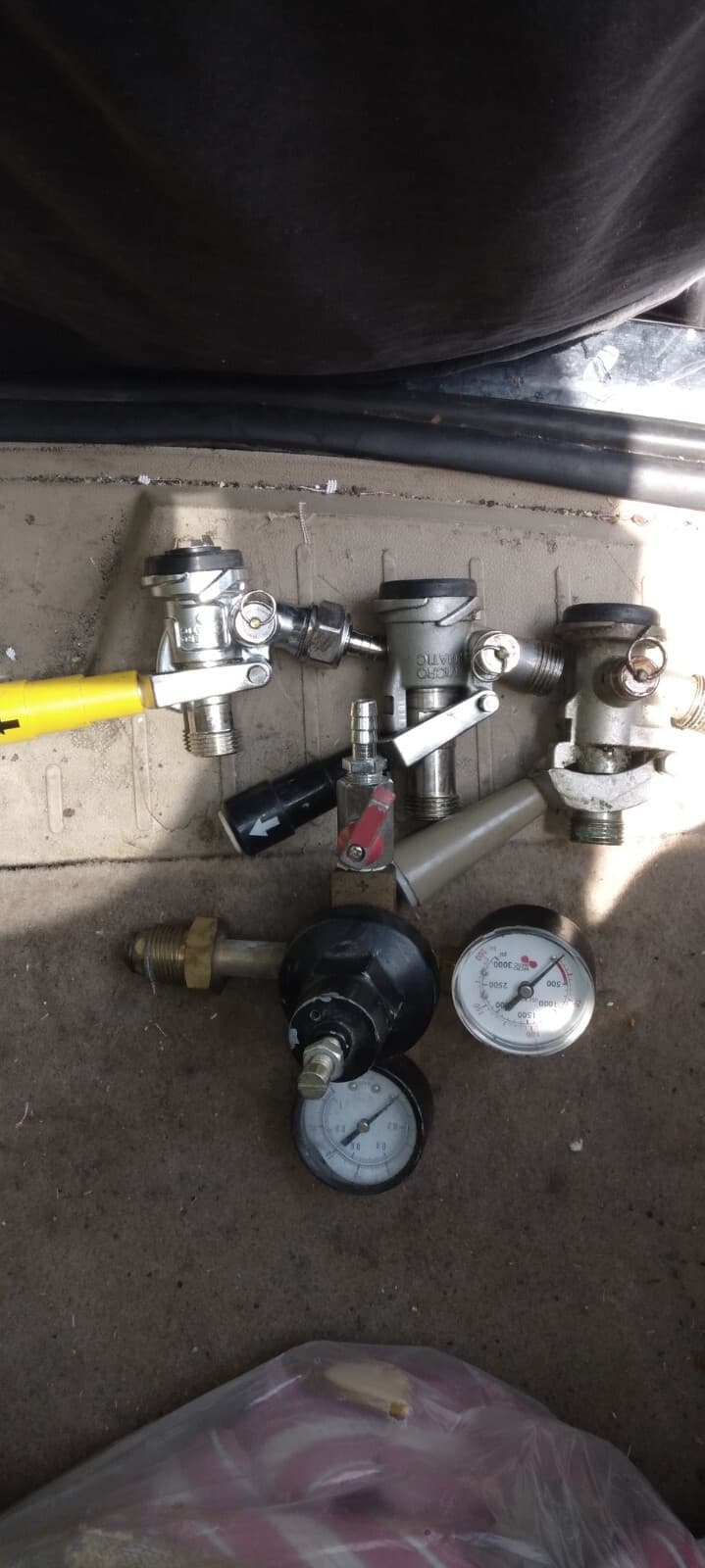 micro matic Keg couplers And Co2 Tank Guages 