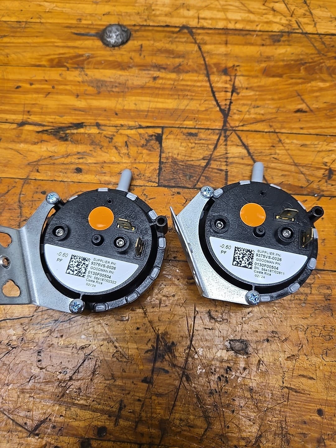 2Goodman Amana Gas Furnace OEM Air Pressure Switch B1370142  0130F00504  0.60"WC