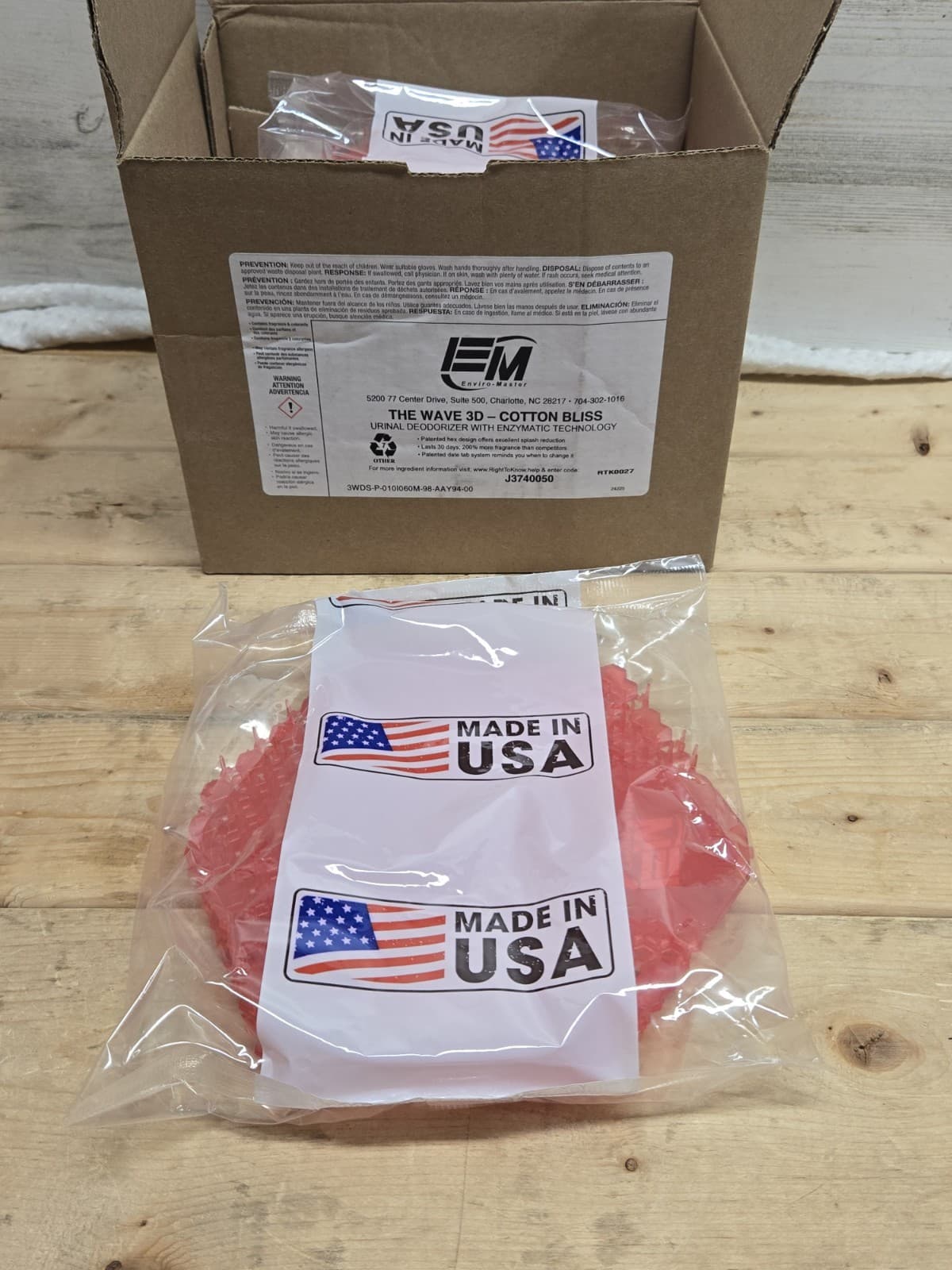 The Wave 3D Urinal Deodorizer Screen Red Cotton Bliss 10 Count