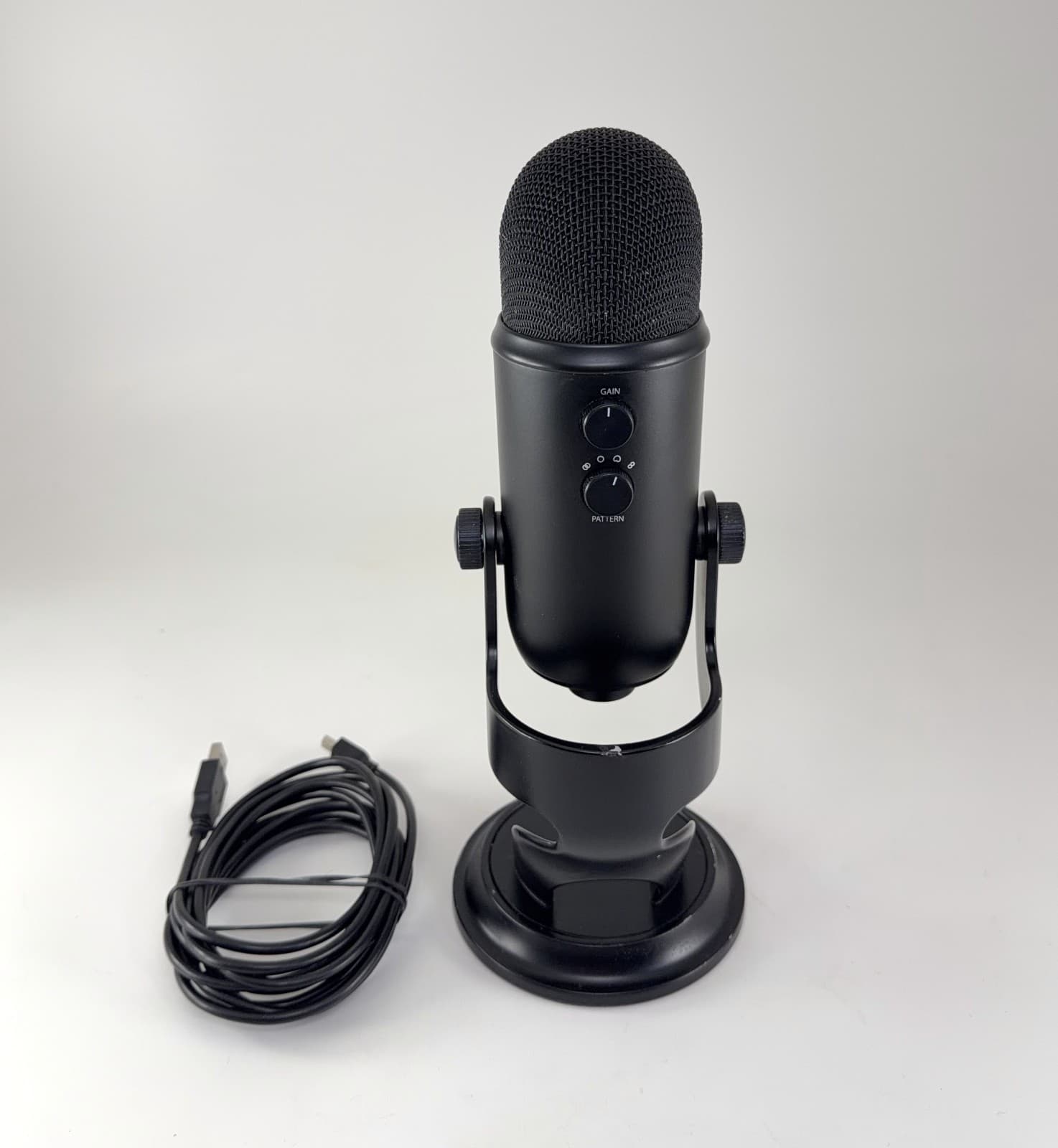 Blue Yeti Professional Multi-Pattern USB Condenser Microphone TESTED SHIPS TODAY 2