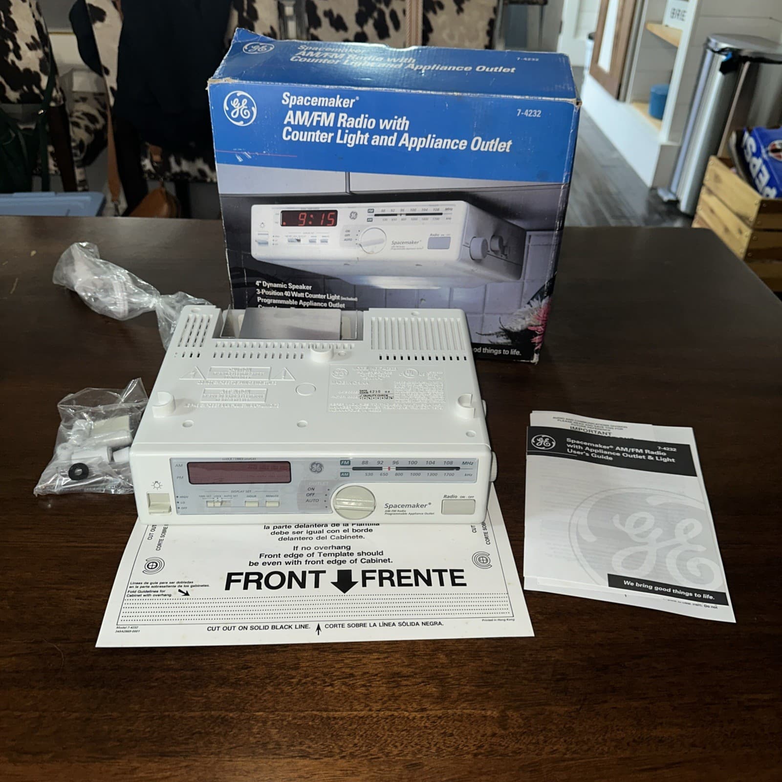 GE Spacemaker AM&FM radio with light under counter radio NEW/other