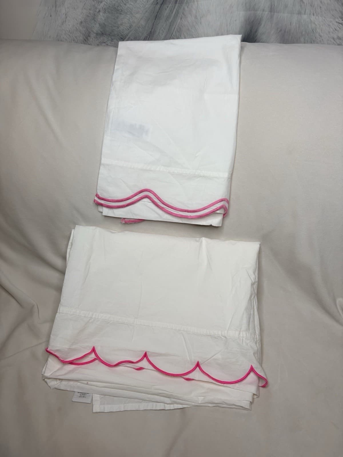 Pottery Barn Monique Lhuillier Embroidered Scallop Organic Sheet & Case - Twin