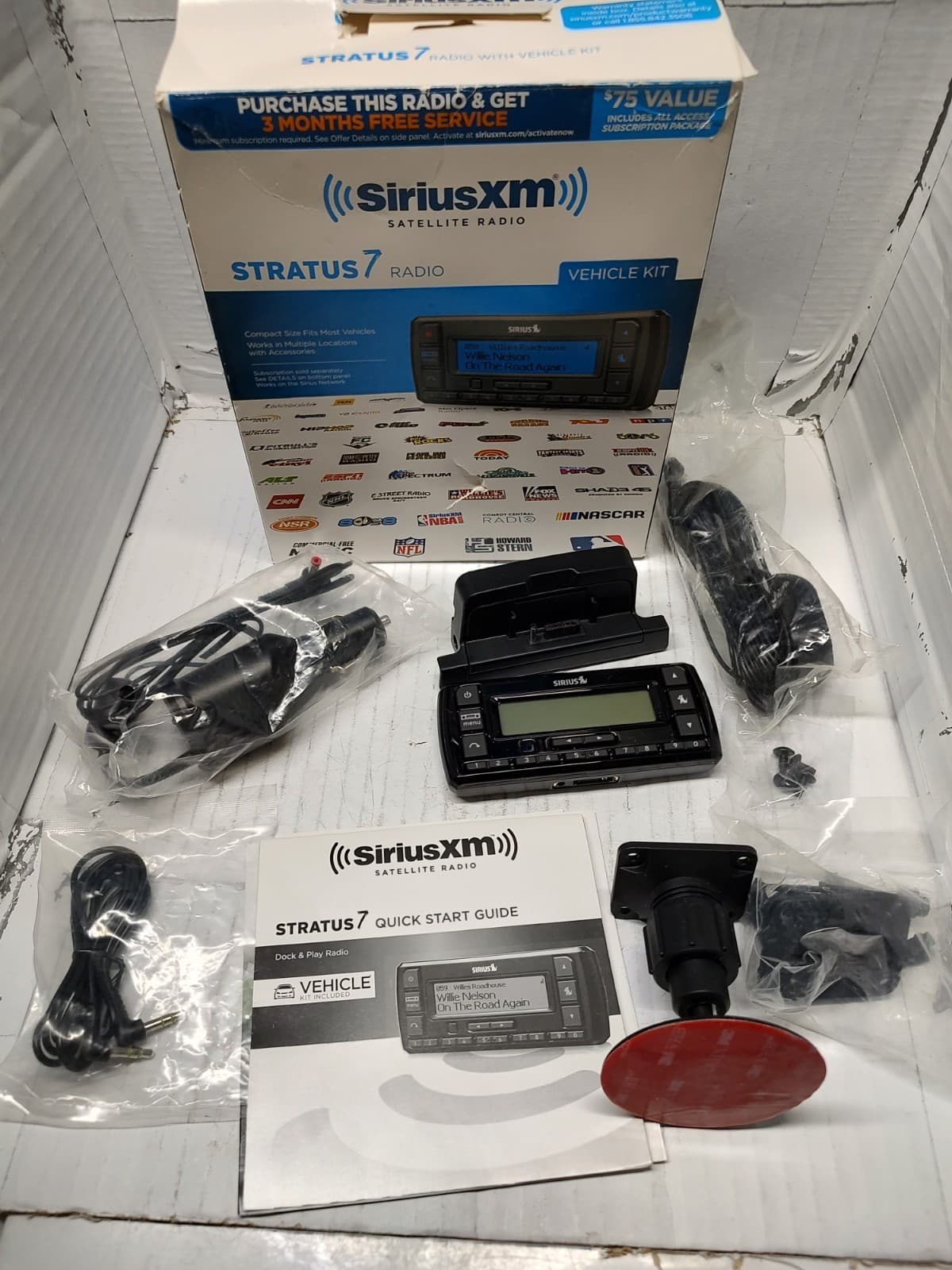 SiriusXM SSV7V1 Stratus 7 Satellite Radio Black Dock & Play Radio W/ Vehicle Kit