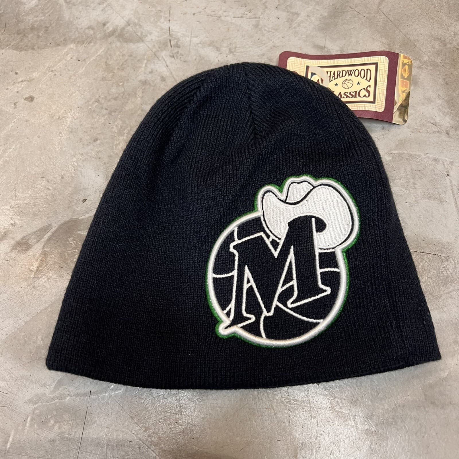 NBA Dallas Maveriecks 80s LOGO Knit Beanie Hat Hardwood Classics Blue NEW NWT