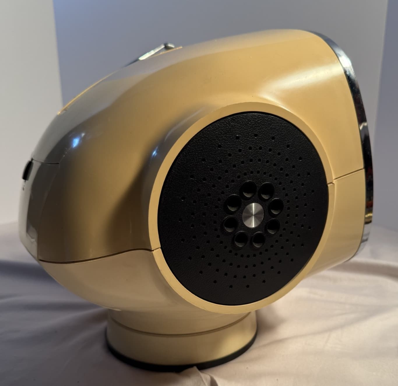 Wynford Hall Model TCM-5500 Solid State 8 Track Stereo Multiband Space Age Radio 6