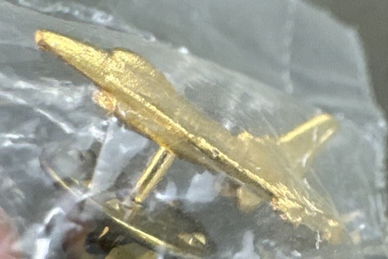 New F-16 Fighting Falcon Pin Gold Tone Metal Tie Lapel Hat Tac Vintage Air Force 3