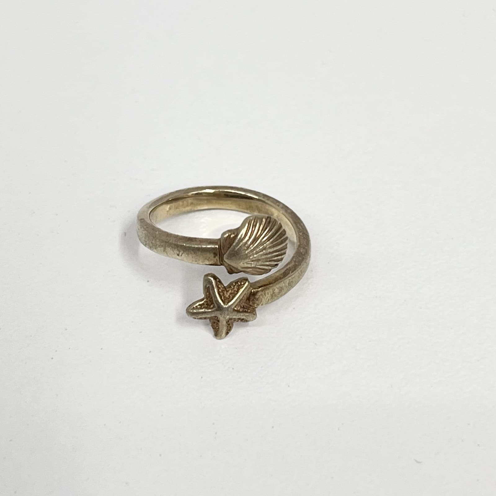 Vintage 14K Gold TOES Toe Ring Shell & Starfish Size 2 1/4 Weighs 2 Grams