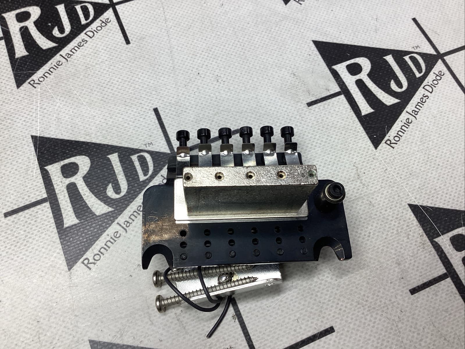 EVH Logo Floyd Rose Tremolo Bridge Vibrato Black Locking 37mm 3