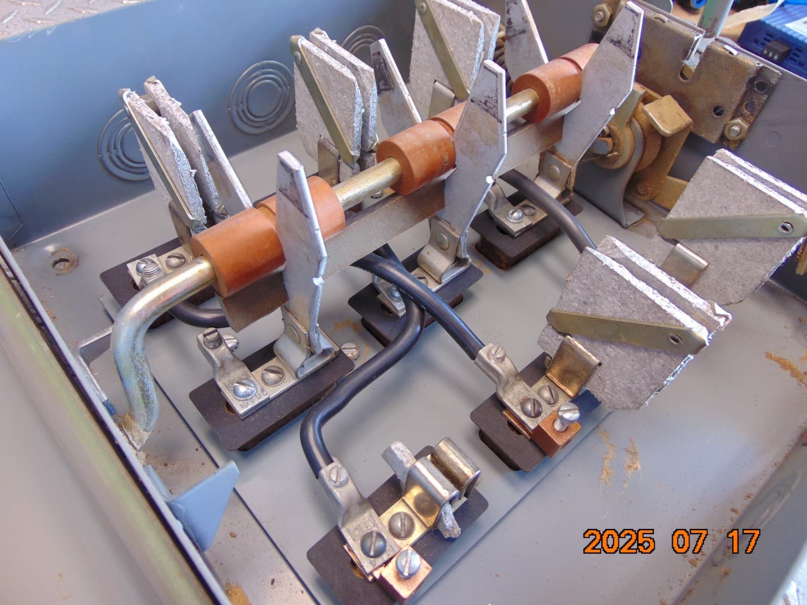 SQUARE D 82342 SER A1 60A NON-FUSIBLE DOUBLE THROW SAFETY SWITCH 600VAC 5