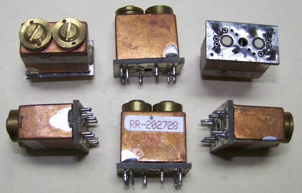 Pair quality copper/Brass Helical Filters 625 - 925MHz, 20MHz bandwidth, -4dB!